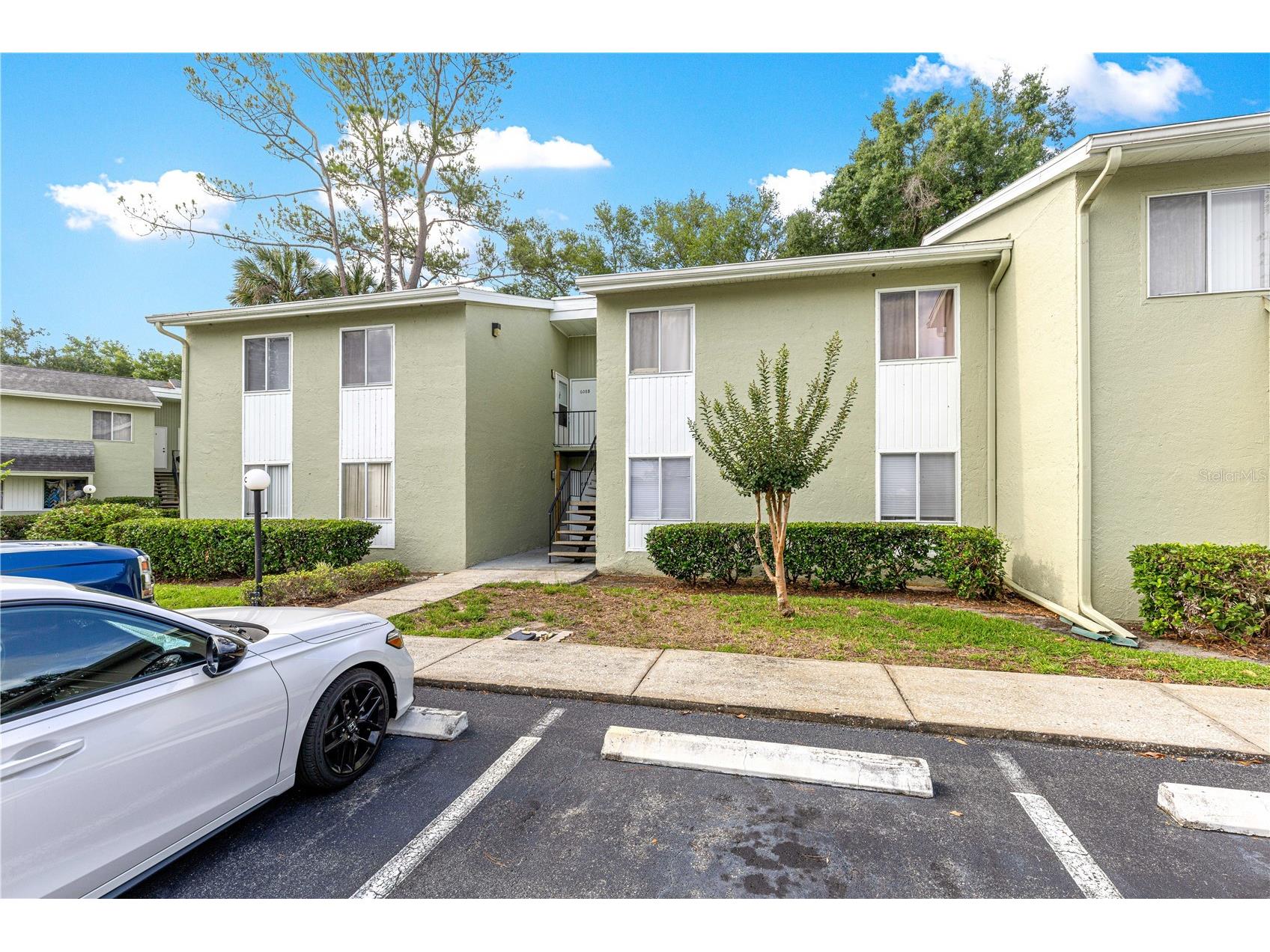 608 Fairways Circle #B Ocala FL 34472 OM725356 image1