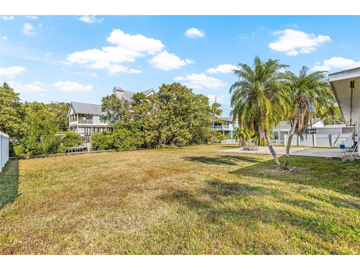 608 Florida Boulevard Crystal Beach FL 34681 - GULF OF MEXICO TB8450105 image3