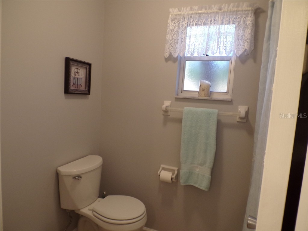 608 Park Circle Bradenton FL 34207 A4673632 image28