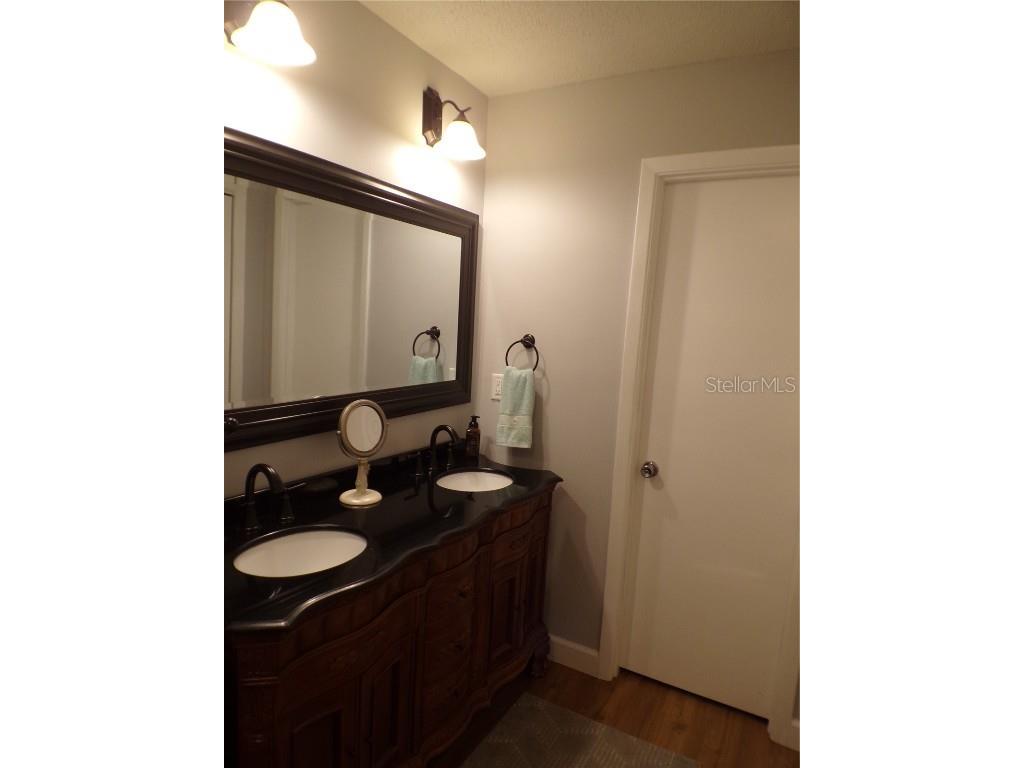 608 Park Circle Bradenton FL 34207 A4673632 image37