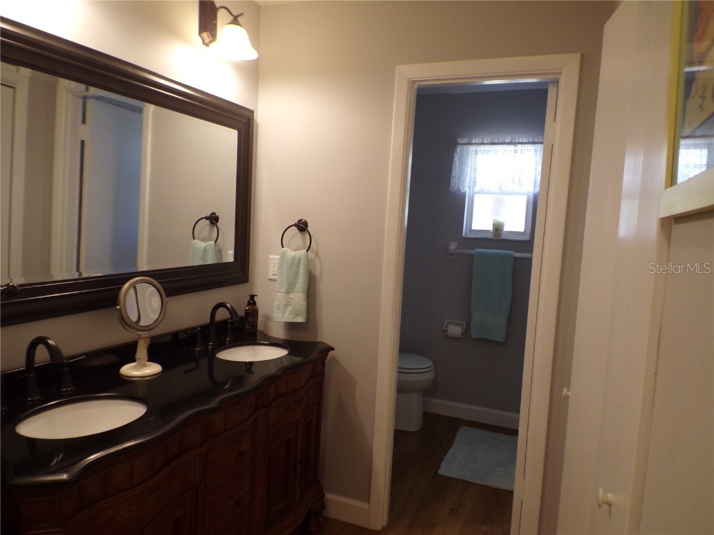 608 Park Circle Bradenton FL 34207 A4673632 image40