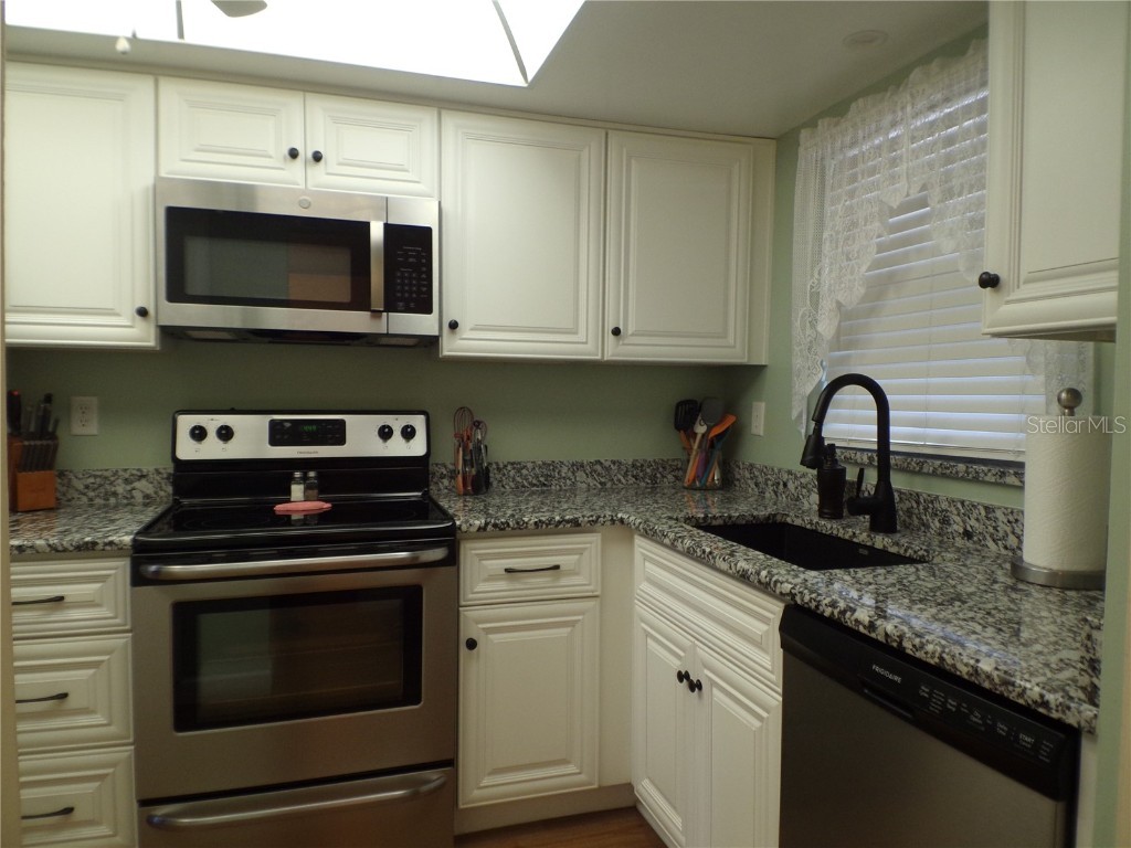 608 Park Circle Bradenton FL 34207 A4673632 image7