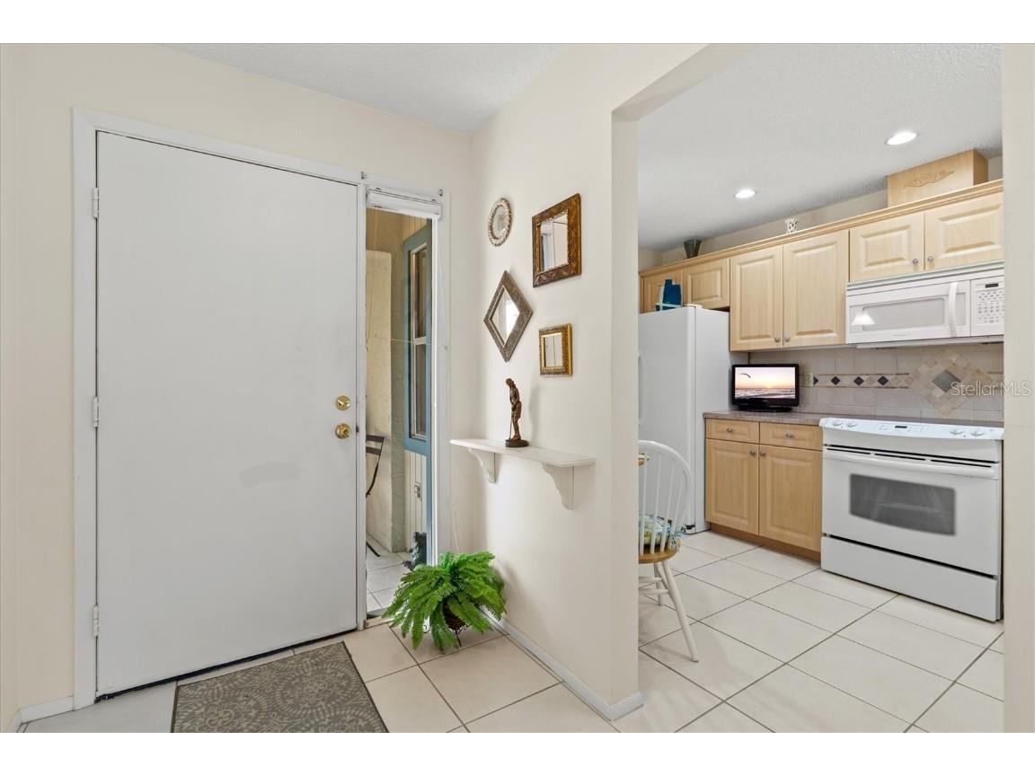 608 Pinebrook Crescent #8 Venice FL 34285 N6141552 image5