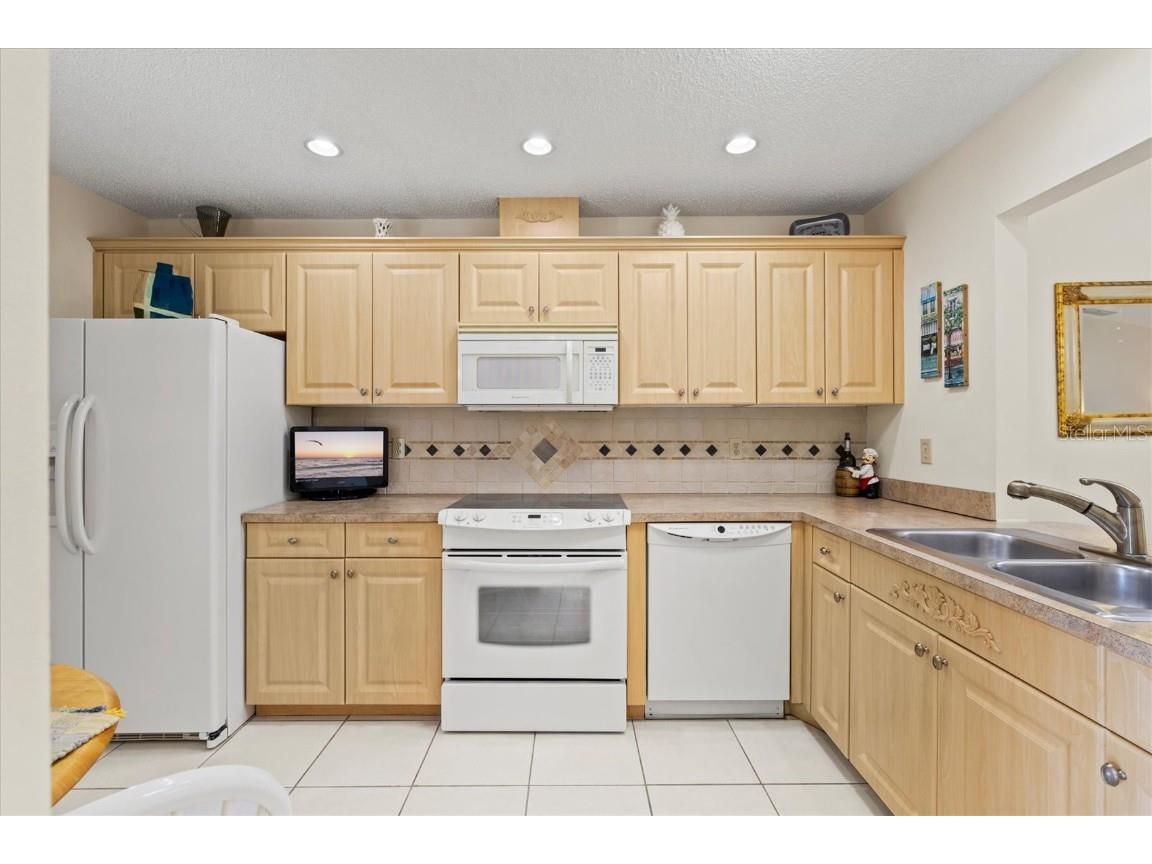 608 Pinebrook Crescent #8 Venice FL 34285 N6141552 image6