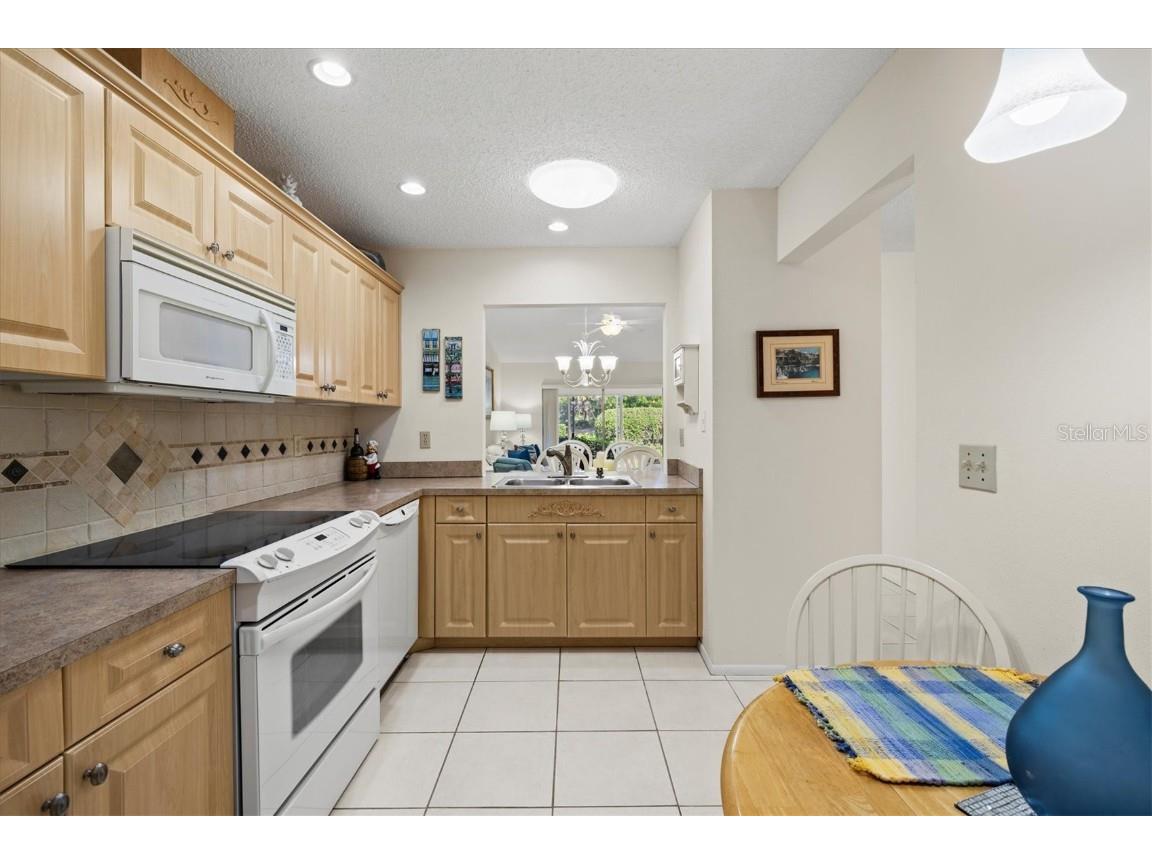 608 Pinebrook Crescent #8 Venice FL 34285 N6141552 image7