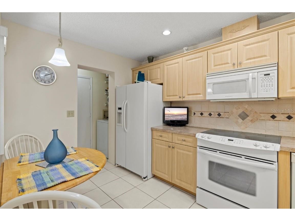 608 Pinebrook Crescent #8 Venice FL 34285 N6141552 image9