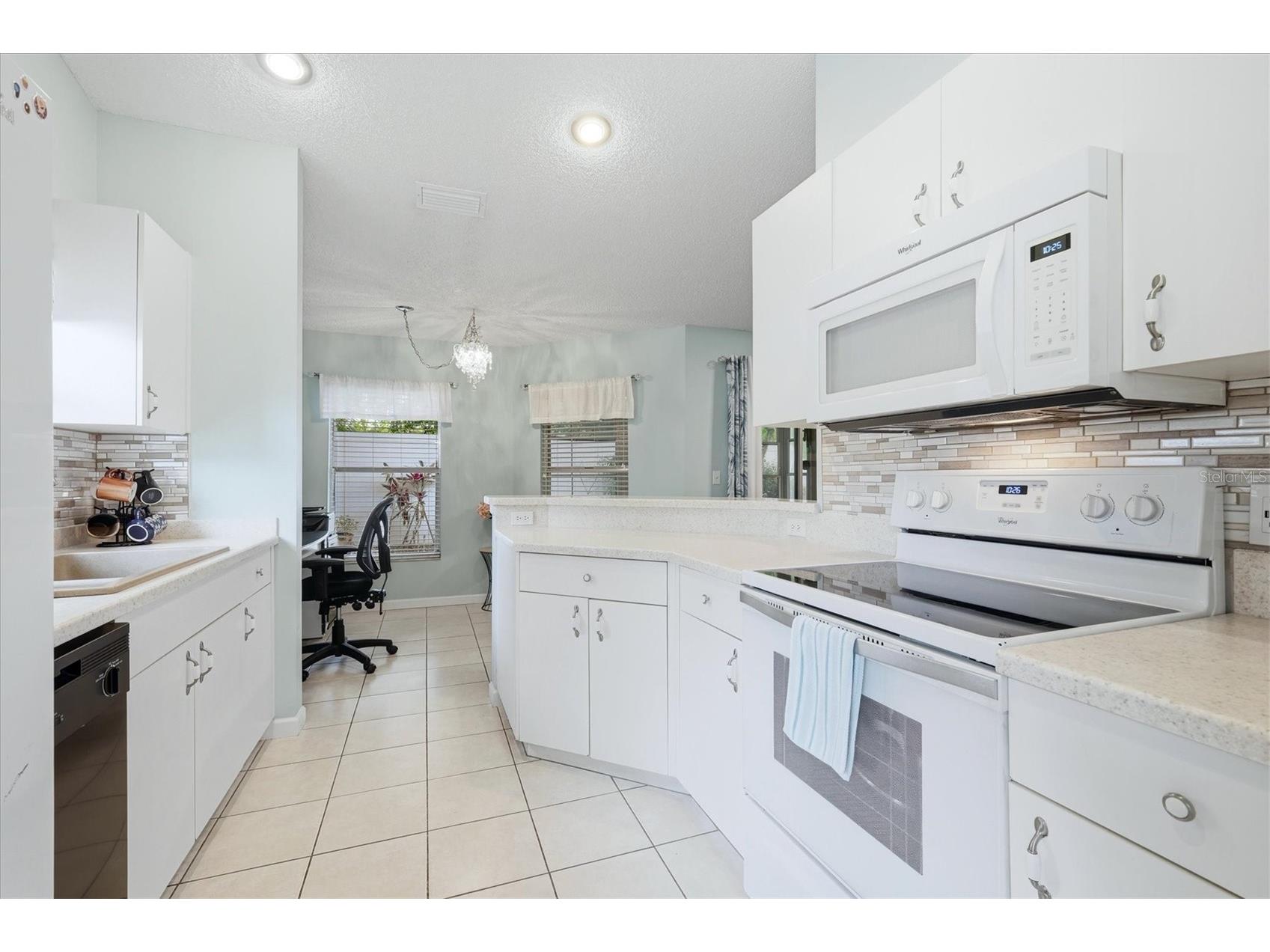 608 Tyson Terrace #8 Venice FL 34285 A4696776 image17