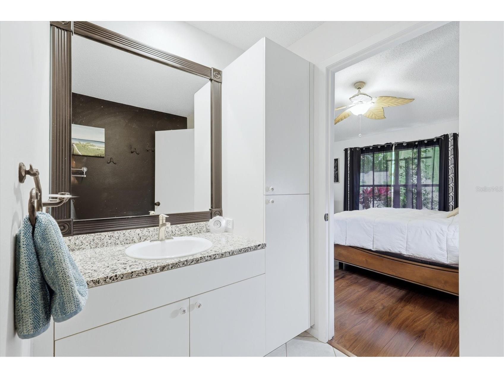 608 Tyson Terrace #8 Venice FL 34285 A4696776 image26