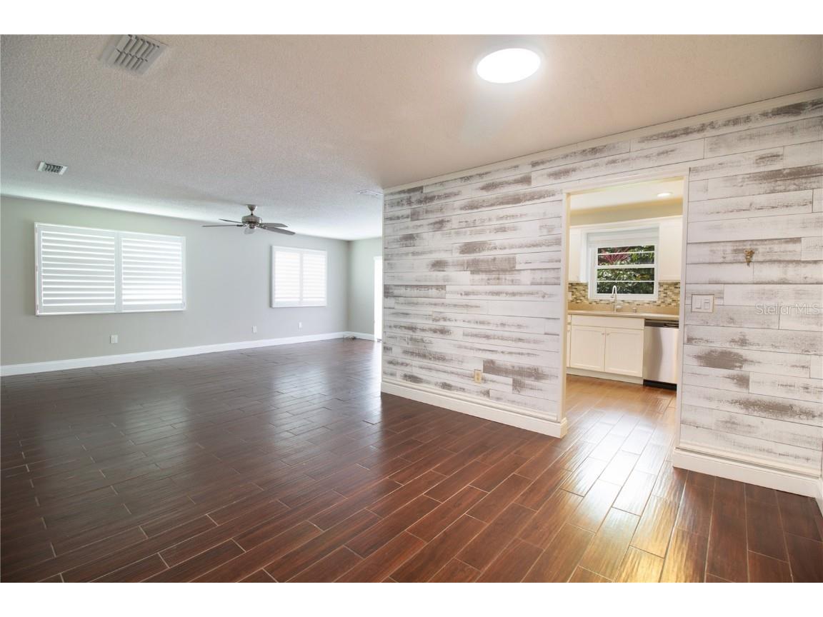 6080 80th Street N #201 Saint Petersburg FL 33709 TB8426343 image5