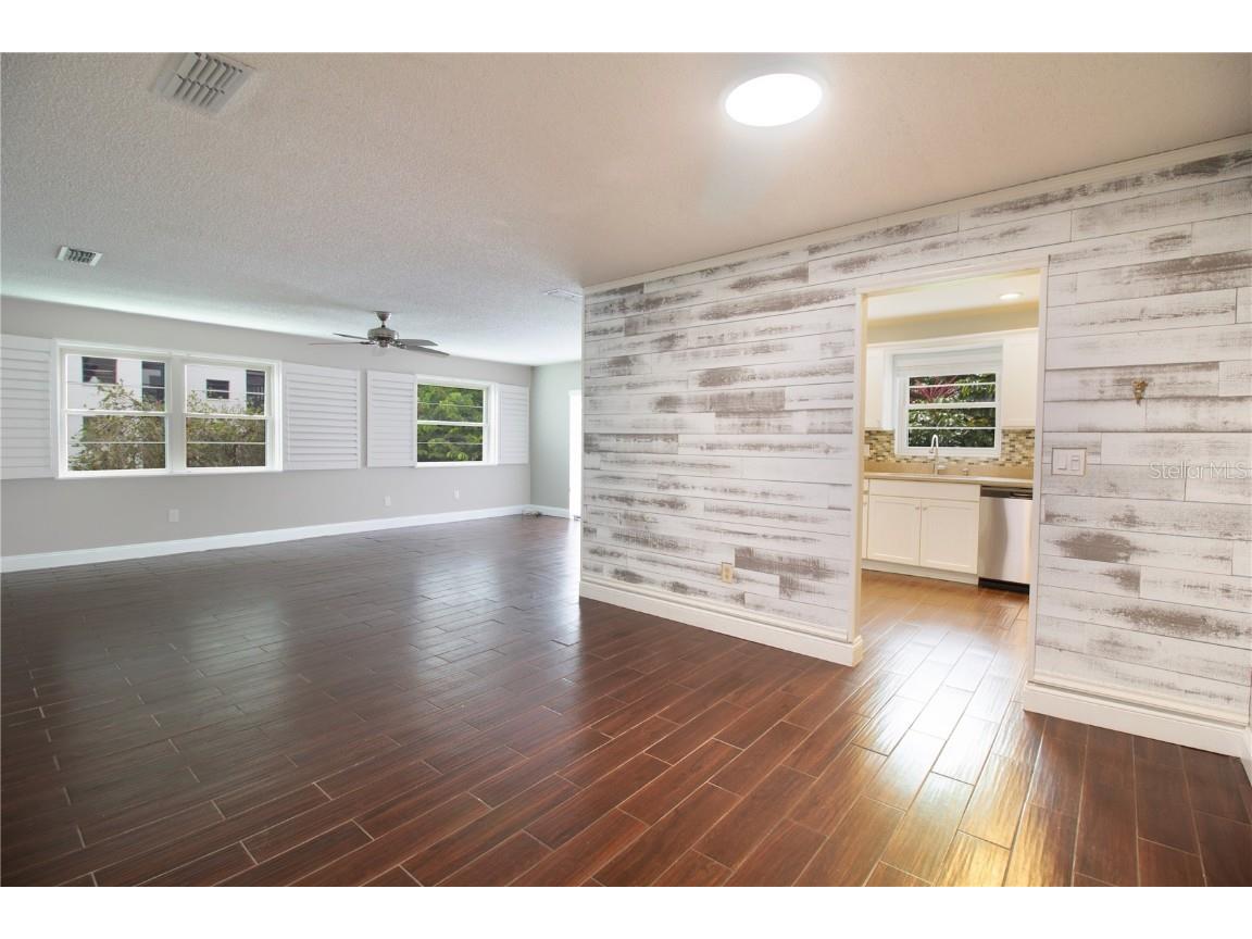 6080 80th Street N #201 Saint Petersburg FL 33709 TB8426343 image6