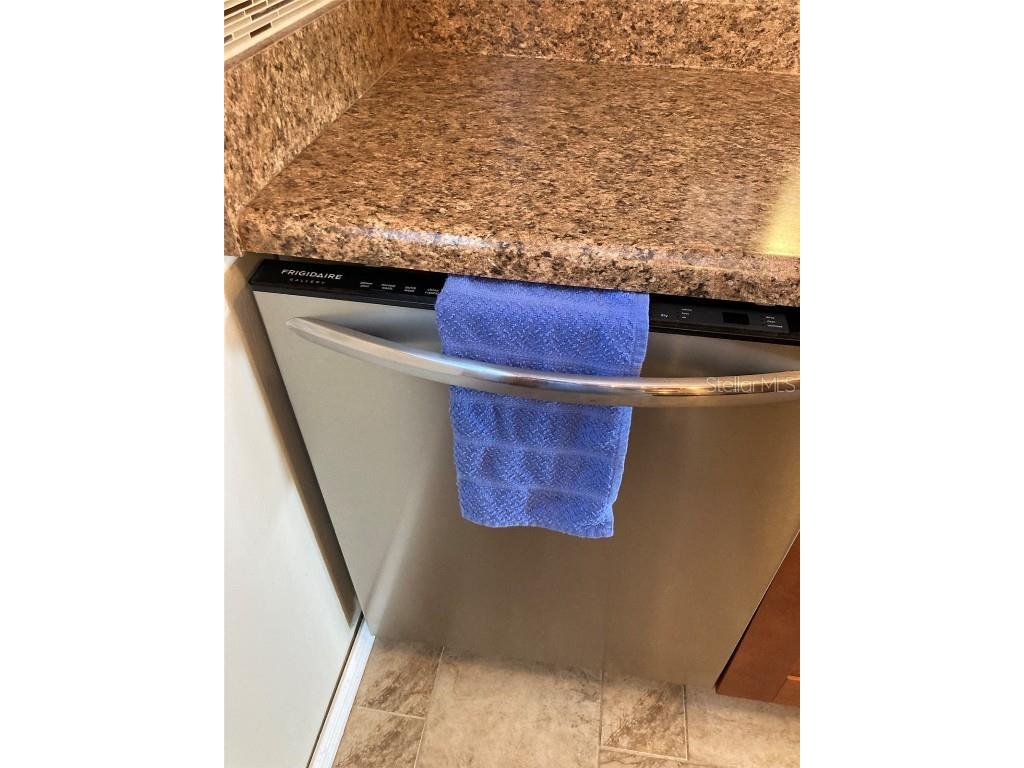 6080 80th Street N #409 Saint Petersburg FL 33709 TB8375293 image32