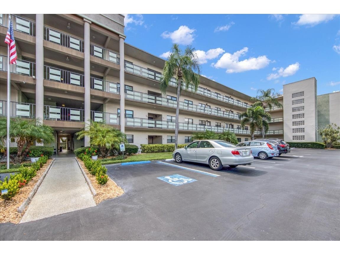 6080 80th Street N #415 Saint Petersburg FL 33709 U8209544 image1