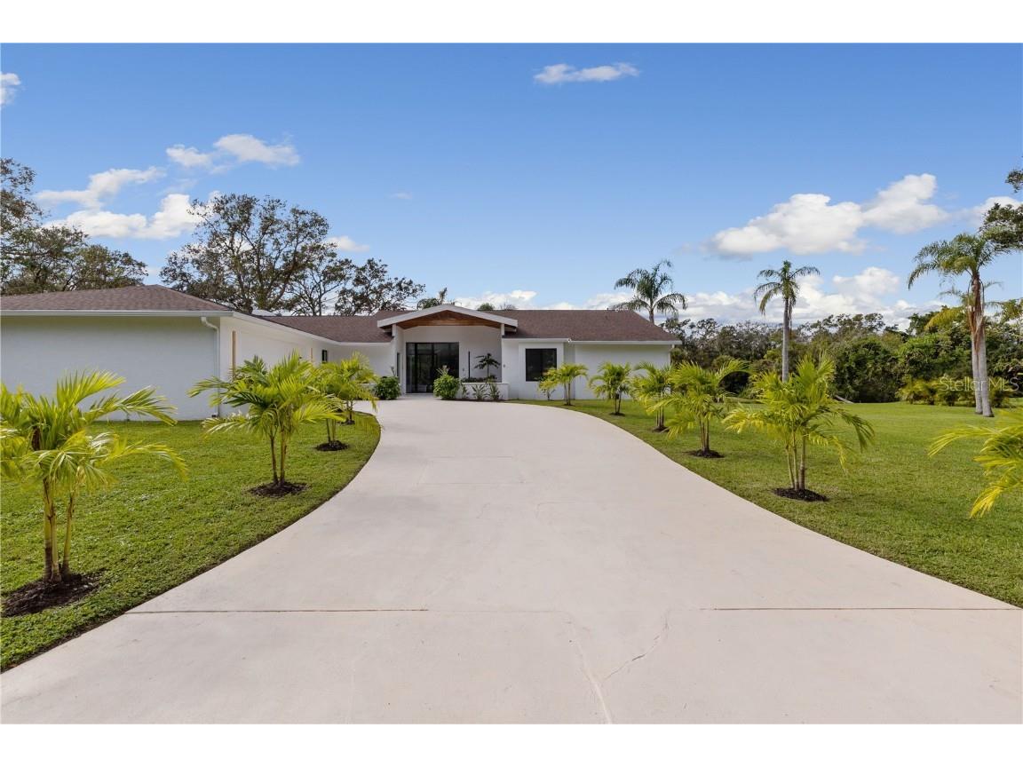 6080 Ravenwood Drive Sarasota FL 34243 A4552913 image1