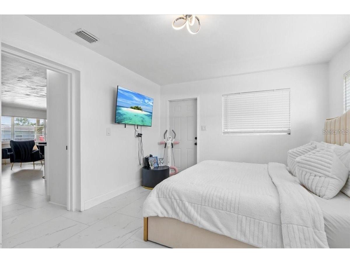 6083 50th Avenue N Kenneth City FL 33709 TB8482660 image18