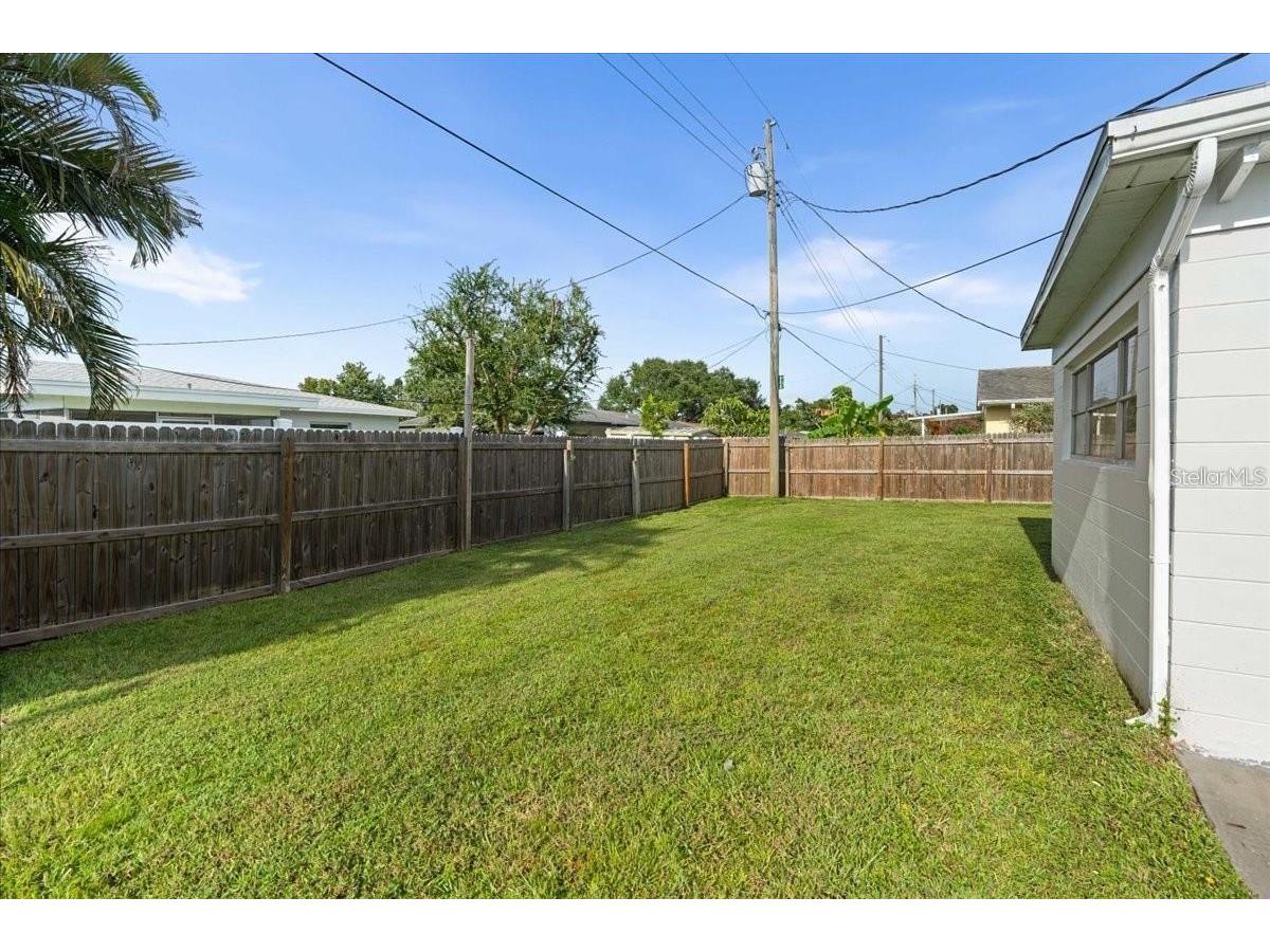 6083 50th Avenue N Kenneth City FL 33709 TB8482660 image27