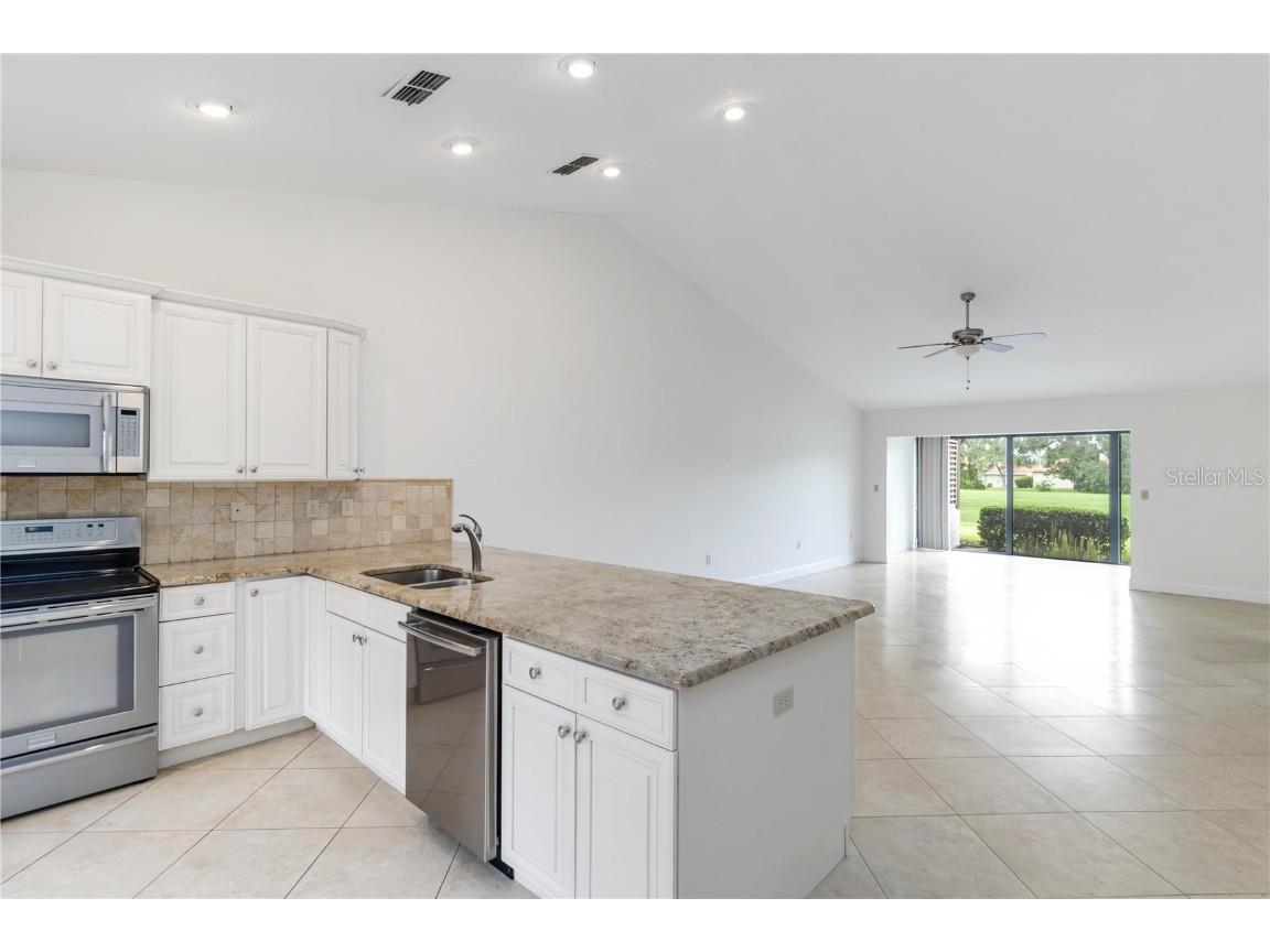 6085 Clubside Drive Sarasota FL 34243 A4666788 image12