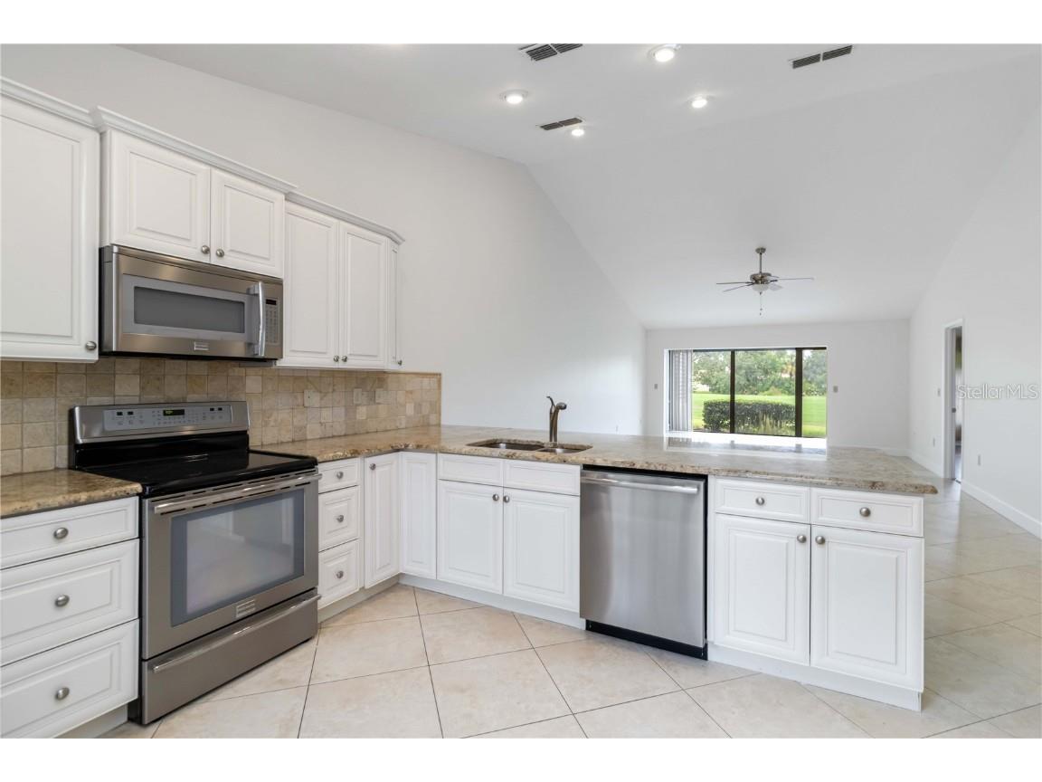 6085 Clubside Drive Sarasota FL 34243 A4666788 image15