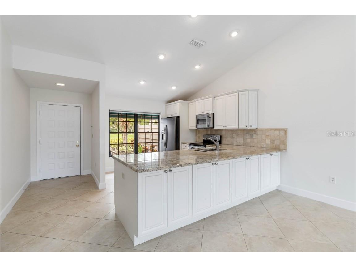 6085 Clubside Drive Sarasota FL 34243 A4666788 image16