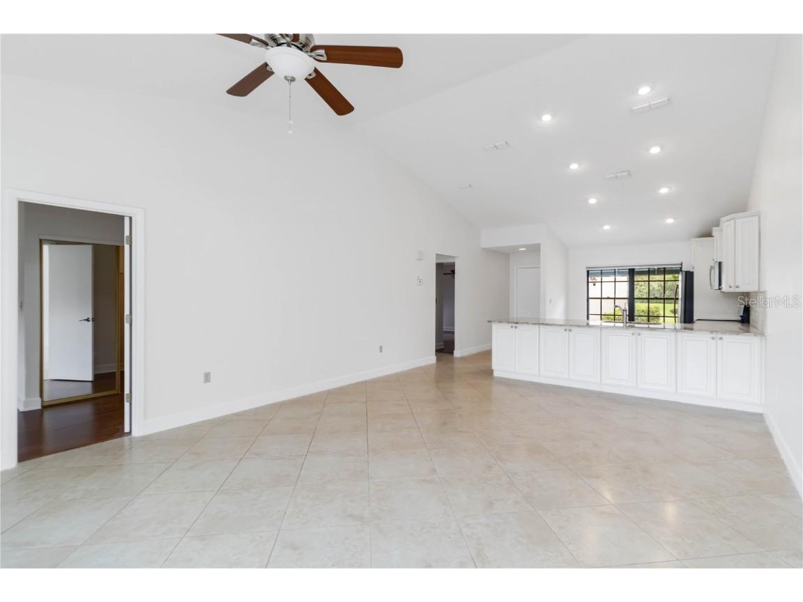 6085 Clubside Drive Sarasota FL 34243 A4666788 image9