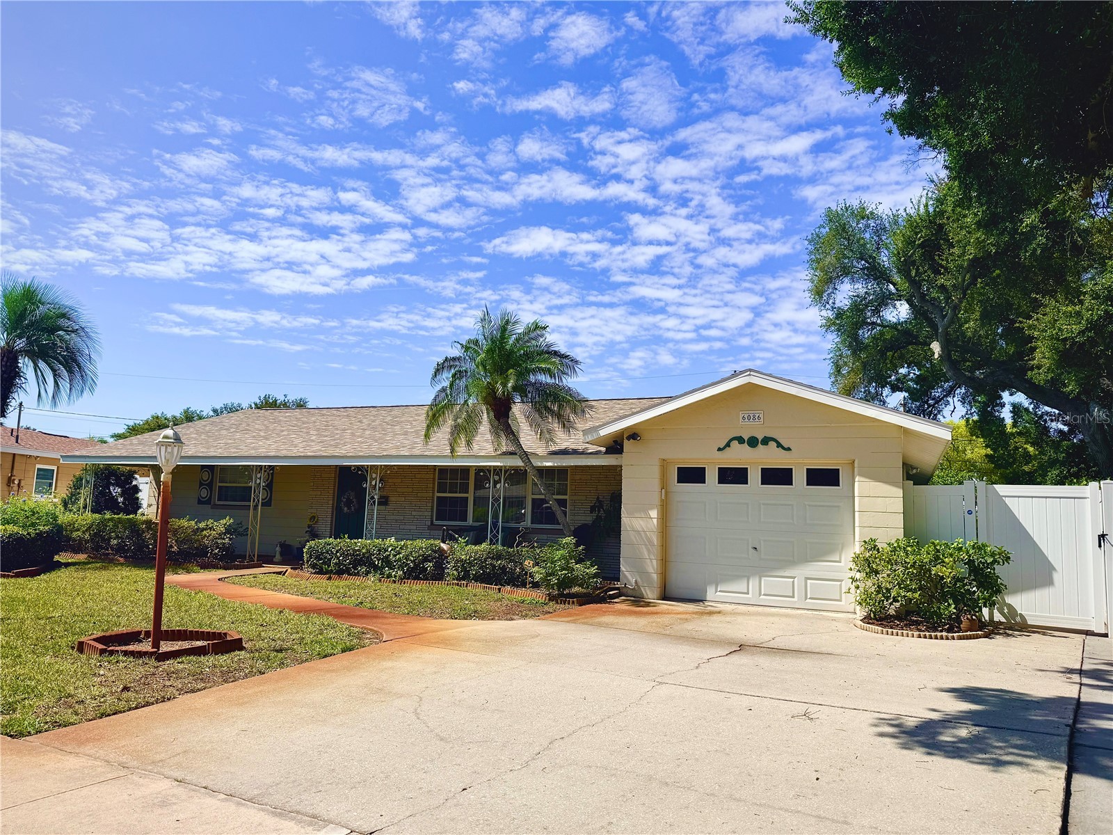 6086 28th Avenue N Saint Petersburg FL 33710 TB8521902 image1