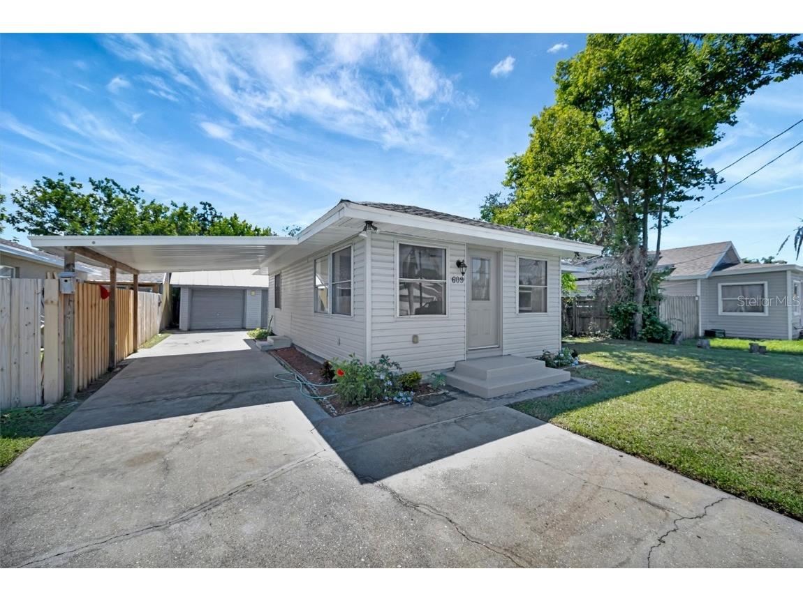 609 25th Avenue W Bradenton FL 34205 A4666383 image2