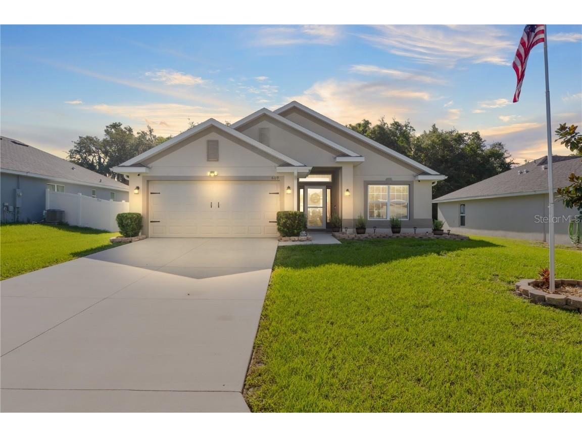 609 Bradley Way Fruitland Park FL 34731 OM681540 image1