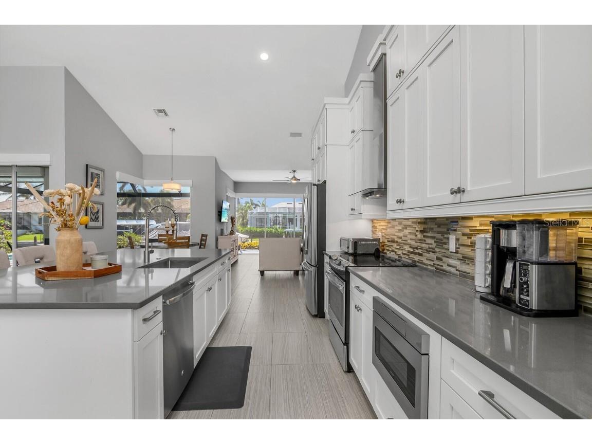 609 Crescent Street Marco Island FL 34145 A4658963 image18