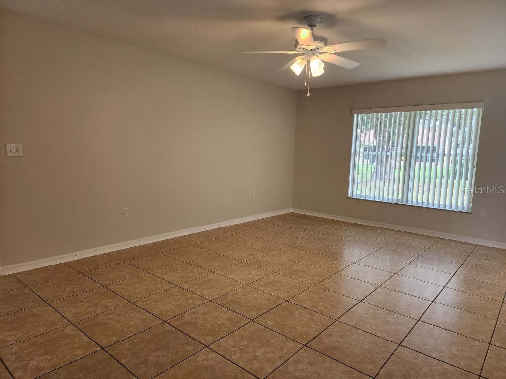 609 Estrada Lane Kissimmee FL 34758 R4907096 image12