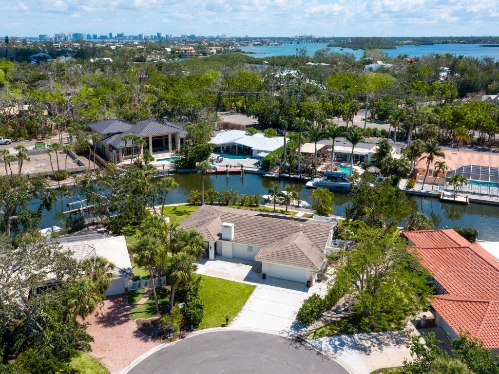 609 Lotus Lane Sarasota FL 34242 - GRAND CANAL A4651976 image1