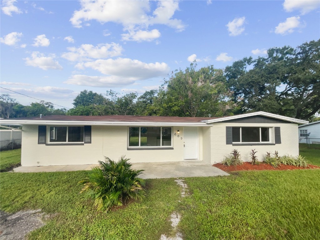 609 S 67th Street Tampa FL 33619 O6143209 image1