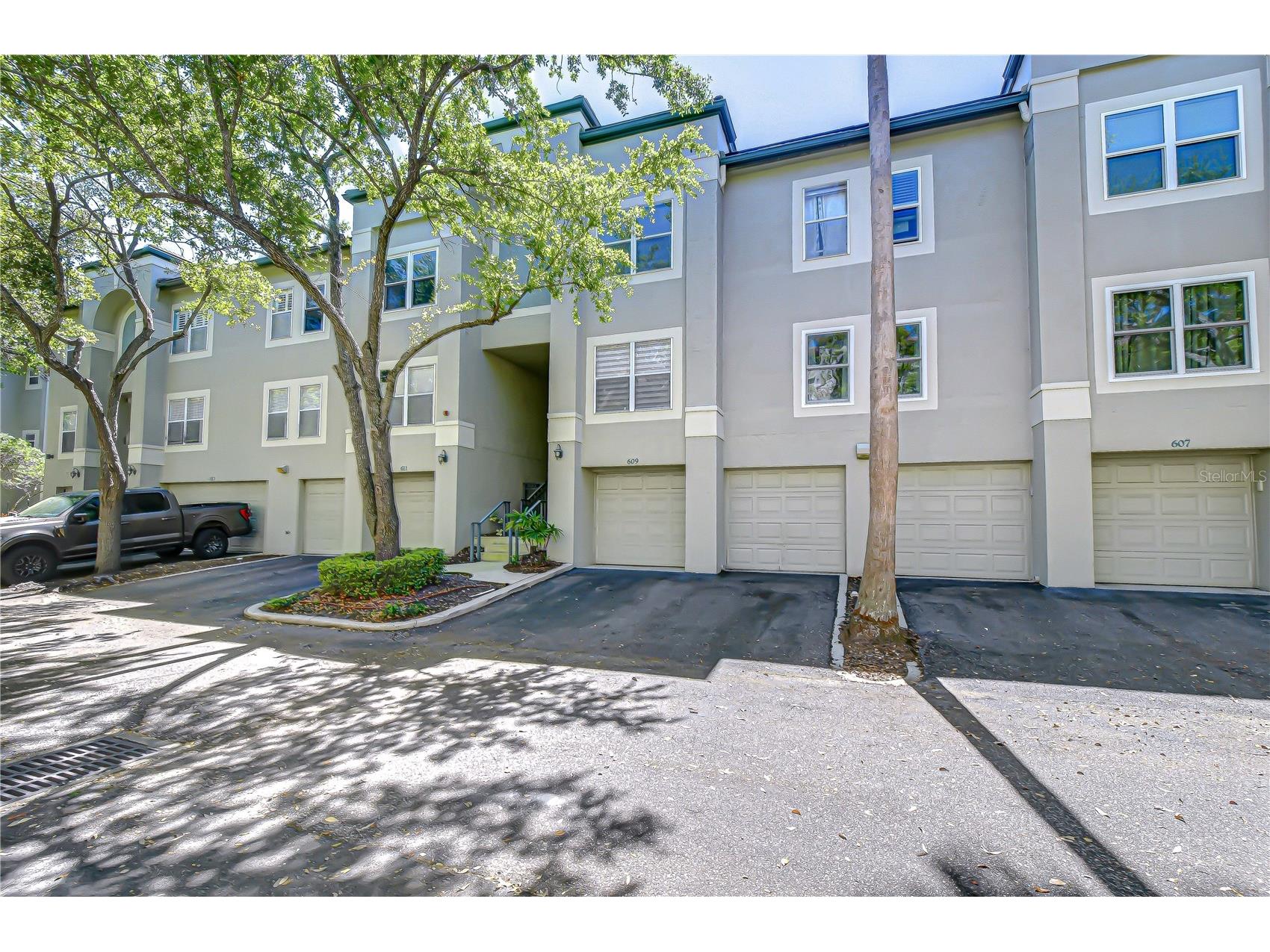 609 Tropical Breeze Way #609 Tampa FL 33602 TB8505842 image1