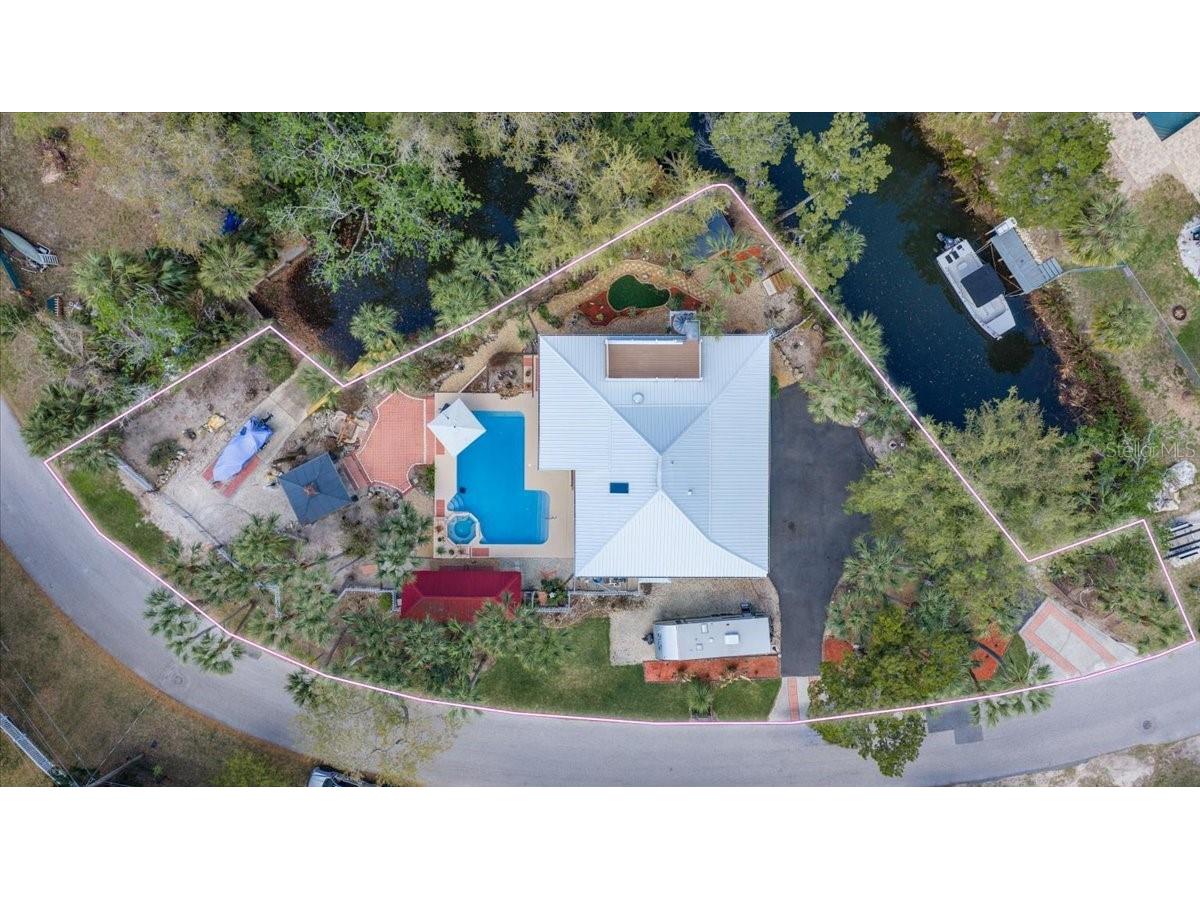 6093 Avenue Of The Palms Weeki Wachee FL 34607 - WEEKI WACHEE RIVER TB8485065 image1