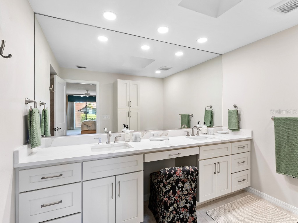 6094 Wilshire Boulevard #8 Sarasota FL 34238 A4672312 image18