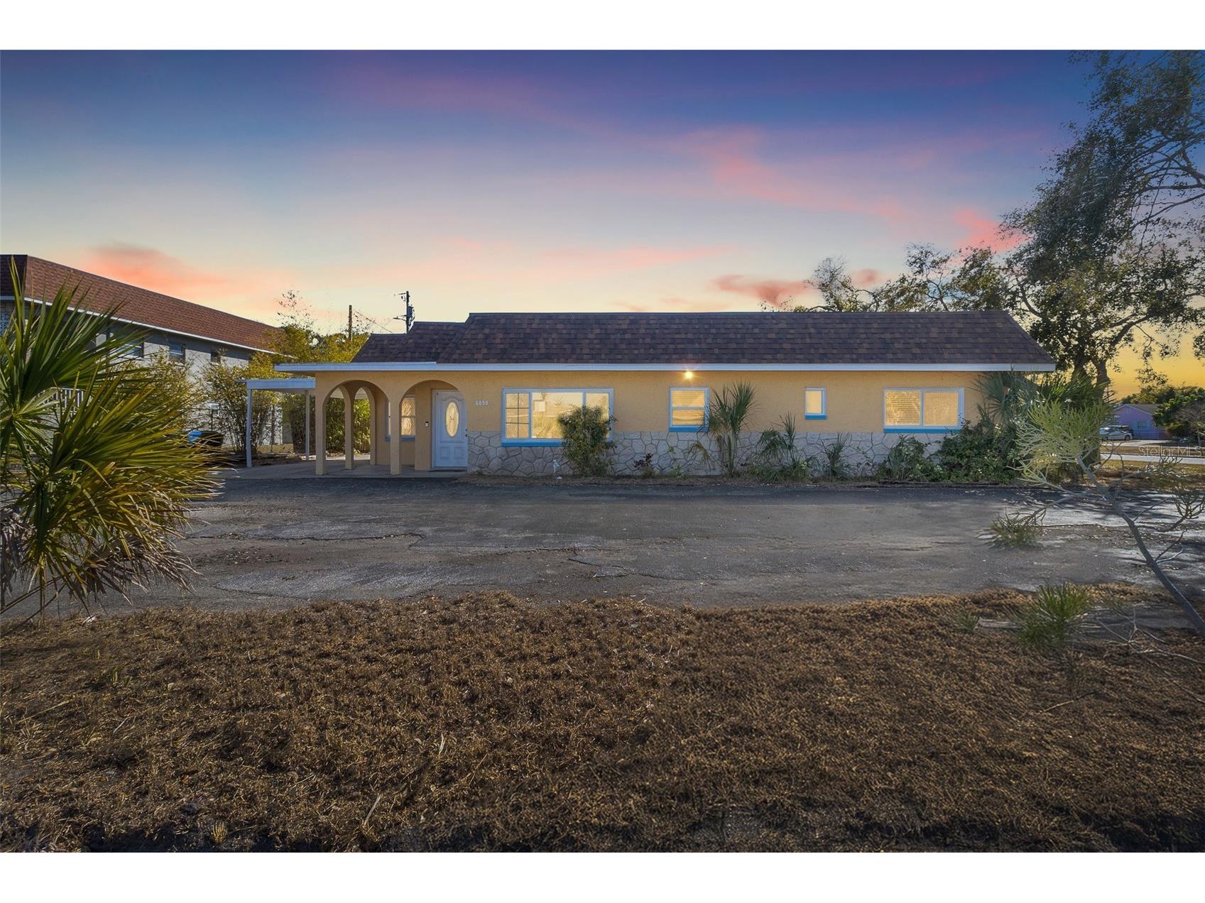 6098 22nd Avenue N Saint Petersburg FL 33710 TB8475072 image1