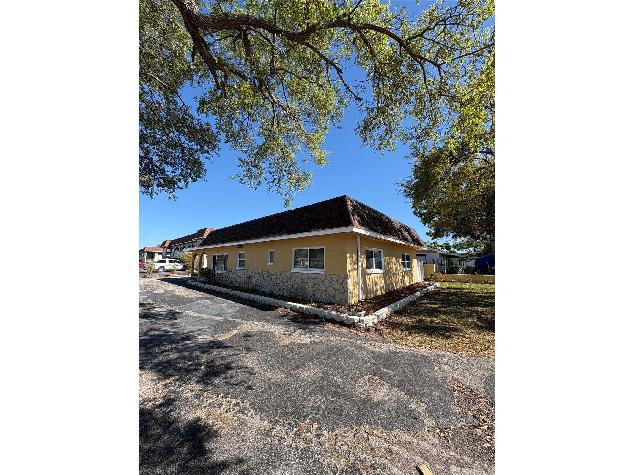 6098 22nd Avenue N Saint Petersburg FL 33710 TB8475072 image25