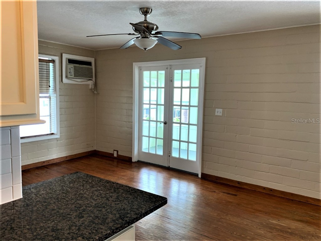 61 81st Avenue #4 Treasure Island FL 33706 TB8434355 image3