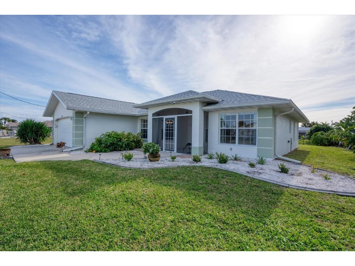 61 Fairway Road Rotonda West FL 33947 D6134459 image1