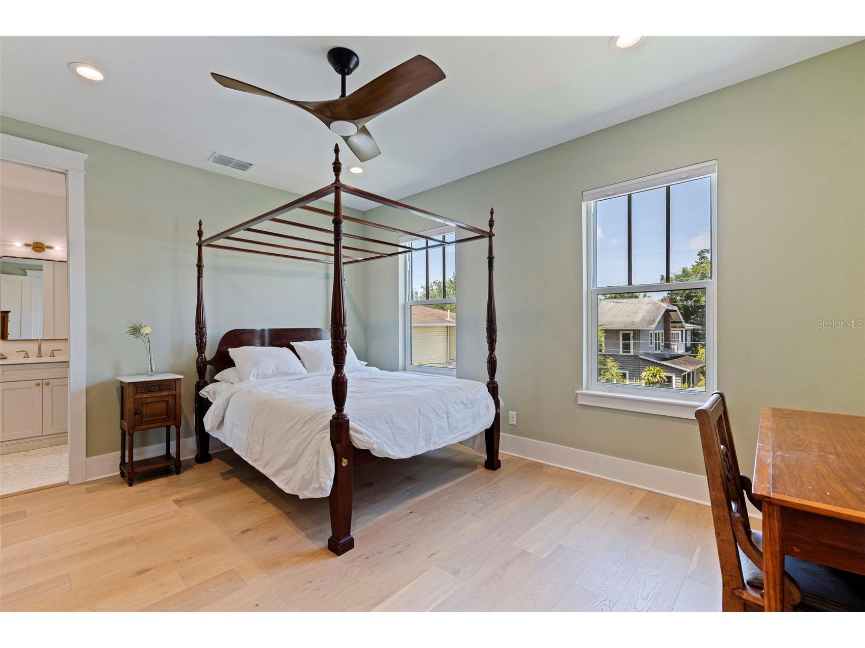 610 5th Street N Saint Petersburg FL 33701 TB8514288 image24