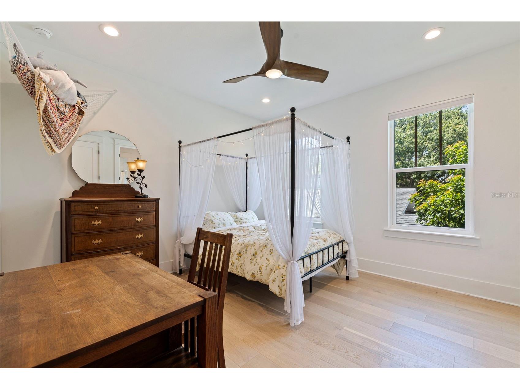 610 5th Street N Saint Petersburg FL 33701 TB8514288 image25
