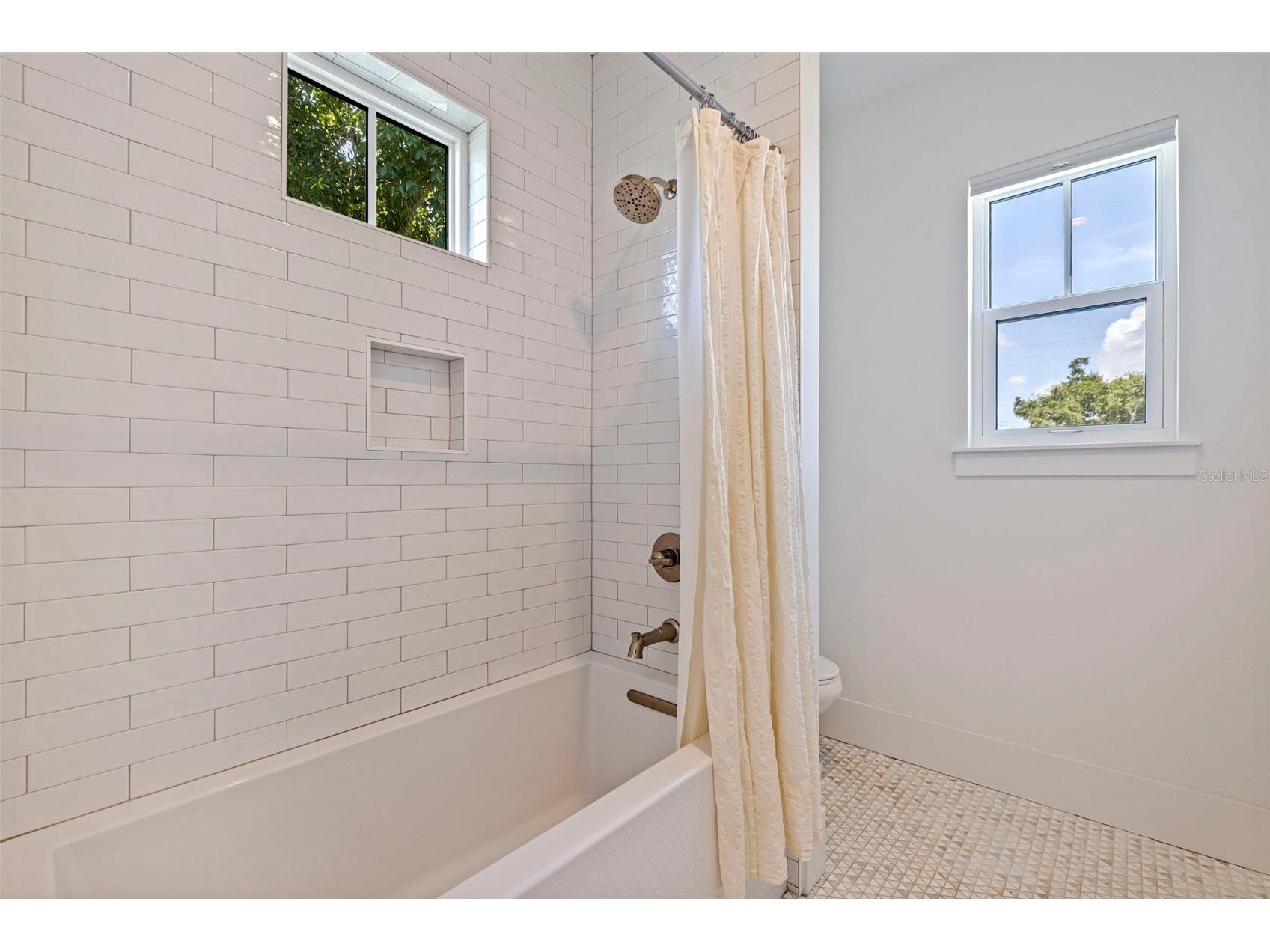 610 5th Street N Saint Petersburg FL 33701 TB8514288 image27