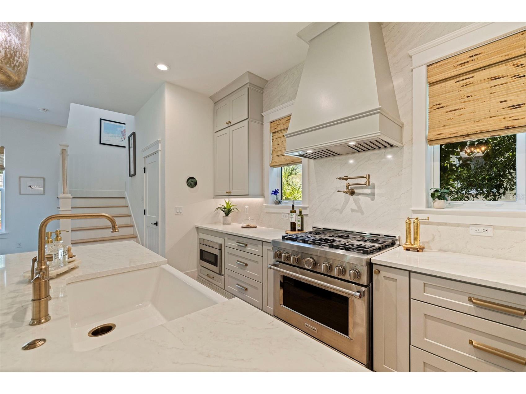 610 5th Street N Saint Petersburg FL 33701 TB8514288 image3
