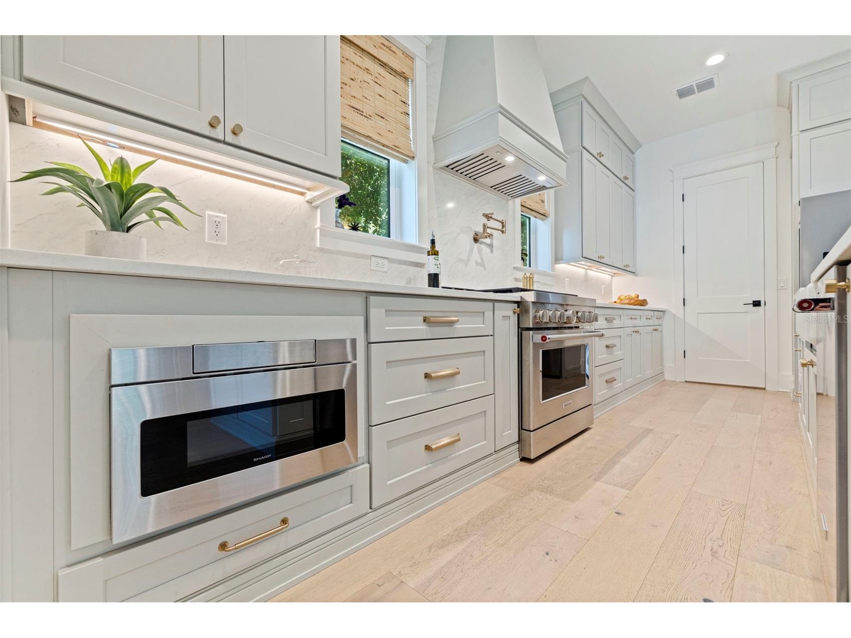 610 5th Street N Saint Petersburg FL 33701 TB8514288 image6