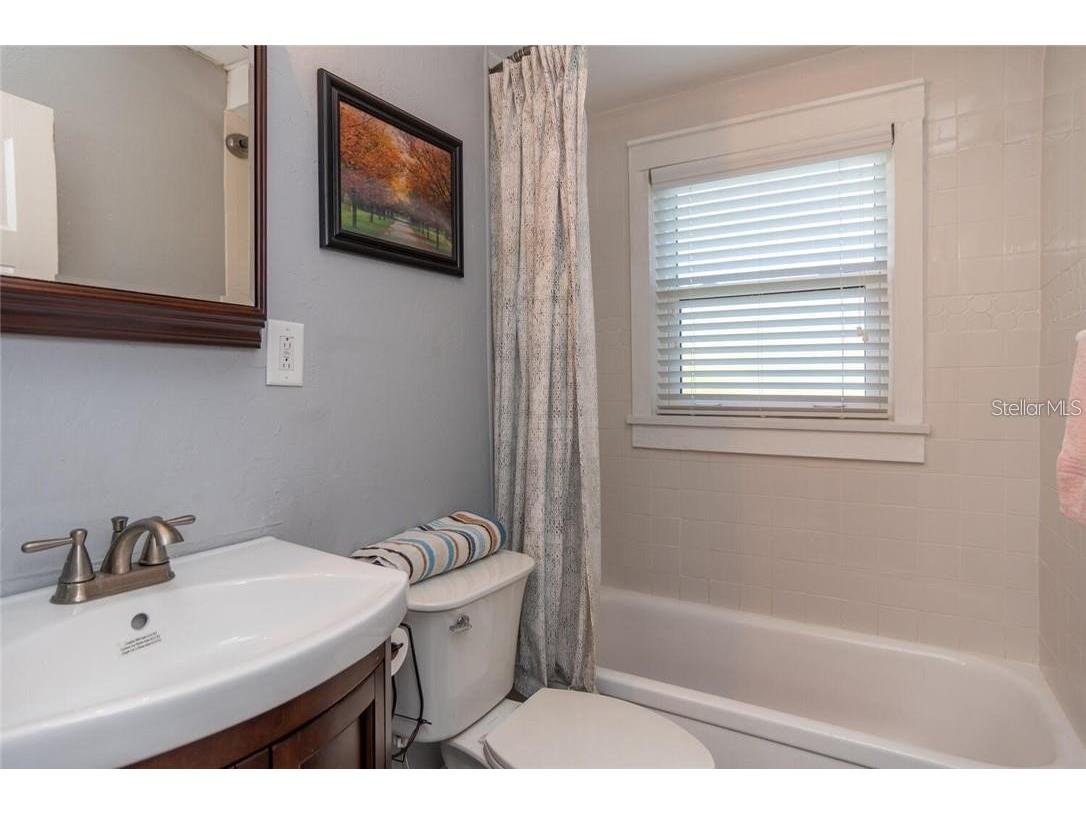 610 8th Street N Saint Petersburg FL 33702 TB8514896 image3