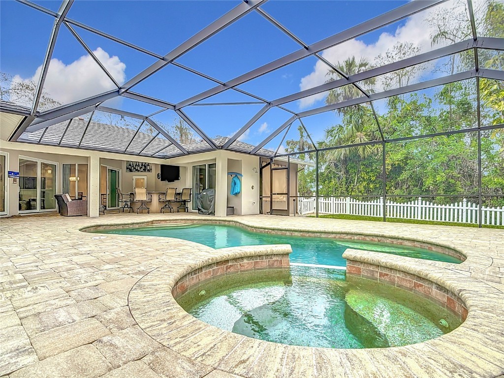 610 9th Street NW Naples FL 34120 O6272140 image1