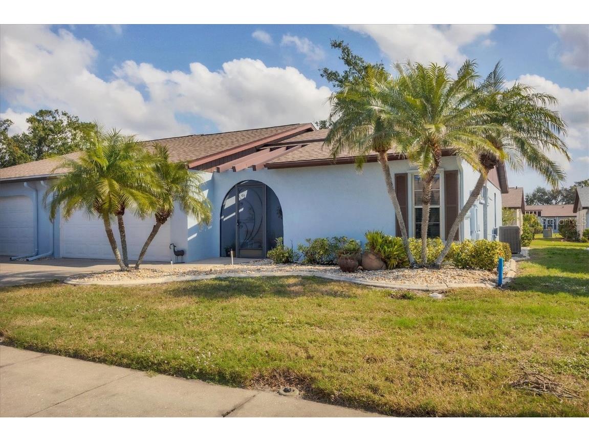 610 Apple Lane Englewood FL 34223 D6143954 image1