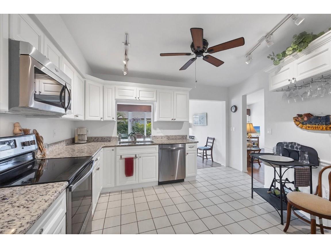 610 Apple Lane Englewood FL 34223 D6143954 image11