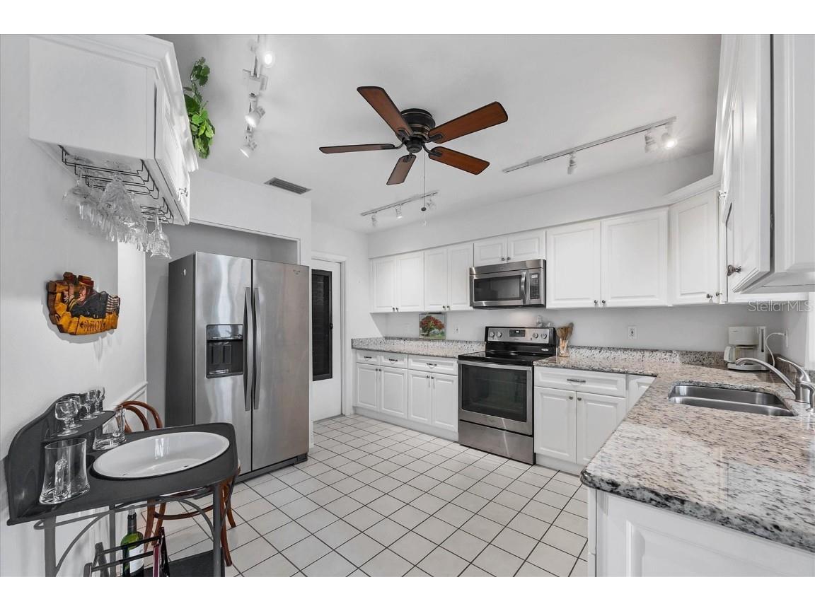 610 Apple Lane Englewood FL 34223 D6143954 image9