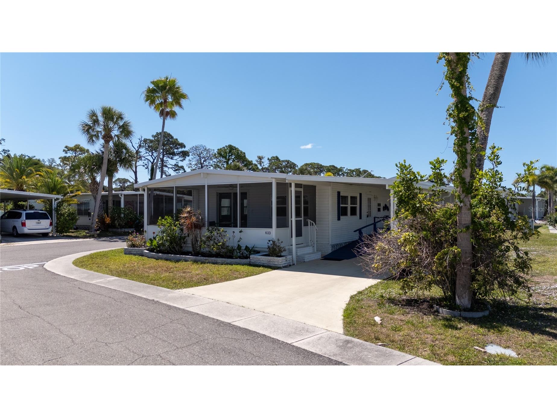 610 Delphinium Drive Venice FL 34293 N6144121 image2
