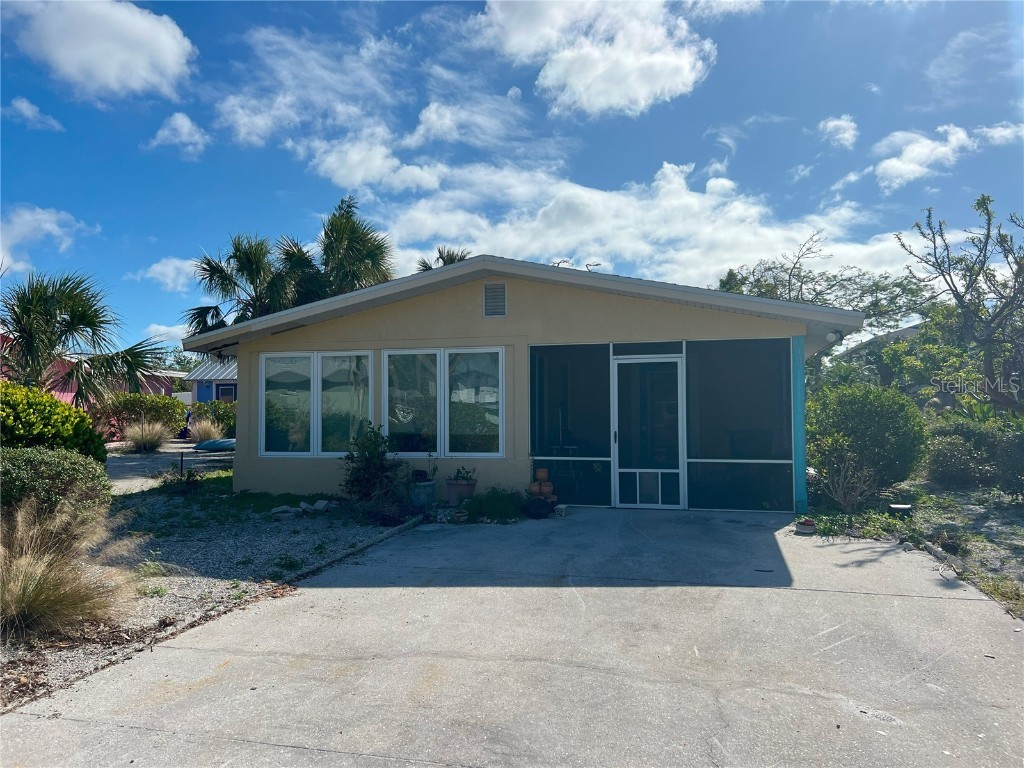 610 Fox Street Longboat Key FL 34228 - SARASOTA BAY AND GULF OF MEXIC A4632647 image1