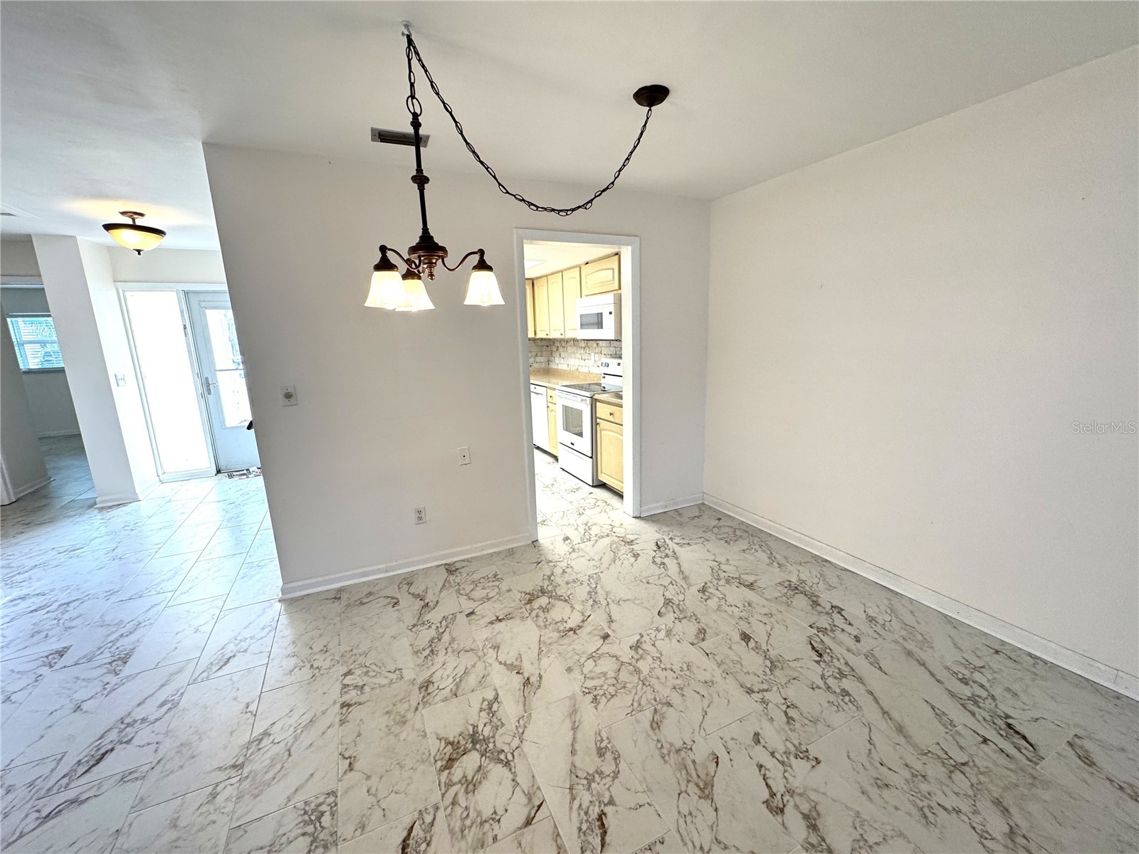 610 Indian Rocks Road N #103 Belleair Bluffs FL 33770 TB8492564 image5